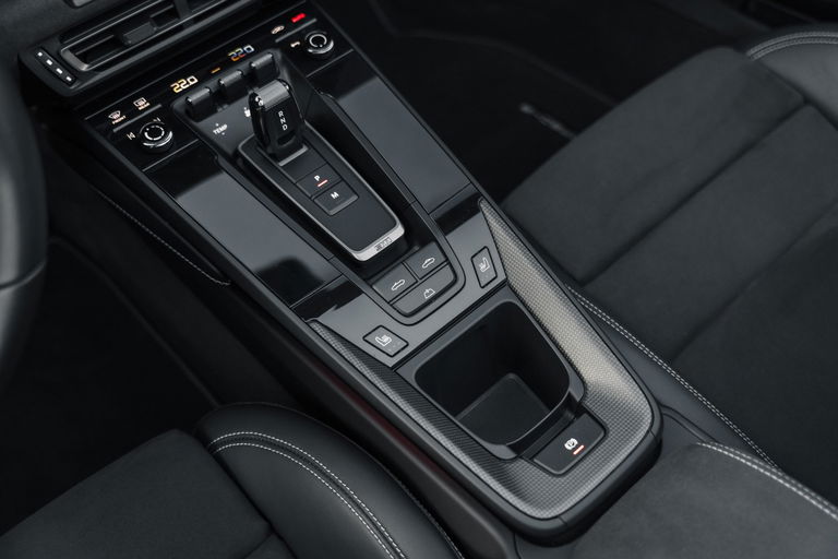 Porsche 992 Carrera 4 GTS