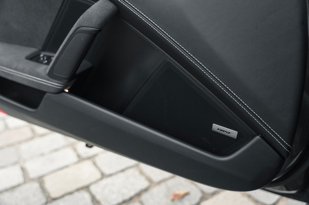 Porsche 992 Carrera 4 GTS