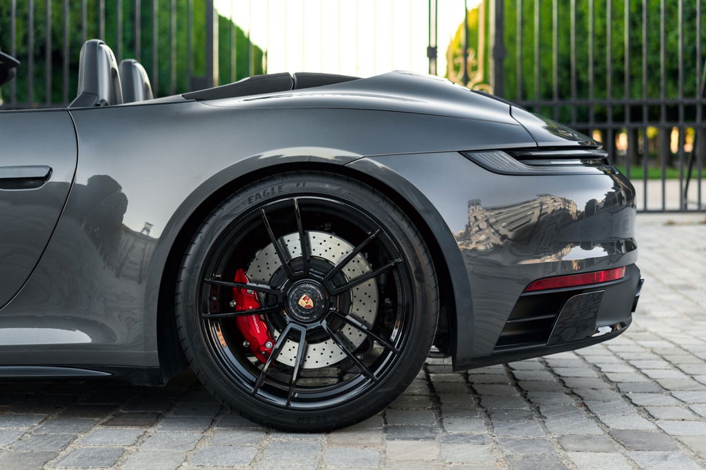 Porsche 992 Carrera 4 GTS