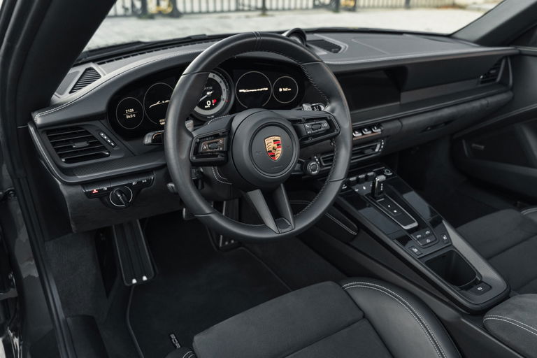 Porsche 992 Carrera 4 GTS