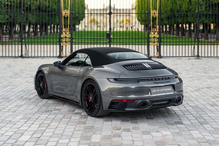 Porsche 992 Carrera 4 GTS