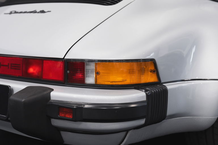 Porsche 911 Carrera 3.2 Speedster