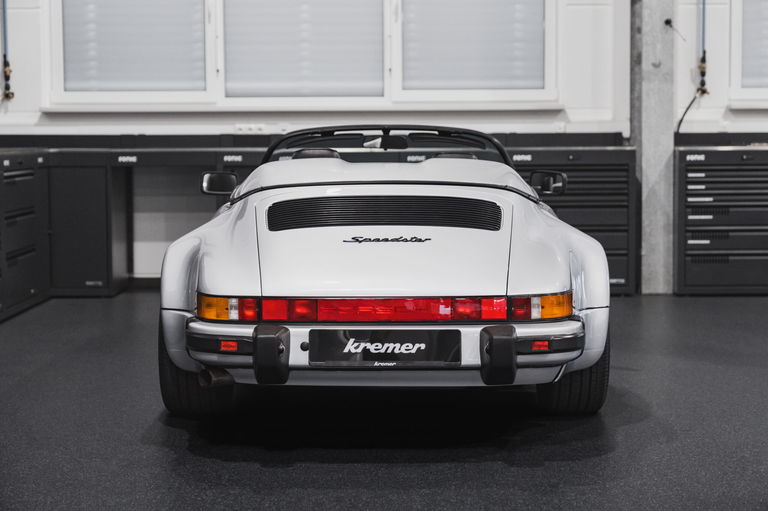 Porsche 911 Carrera 3.2 Speedster