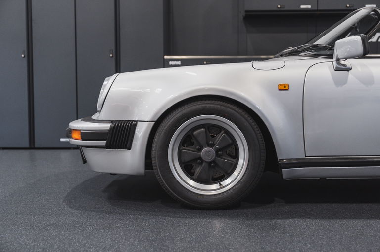 Porsche 911 Carrera 3.2 Speedster
