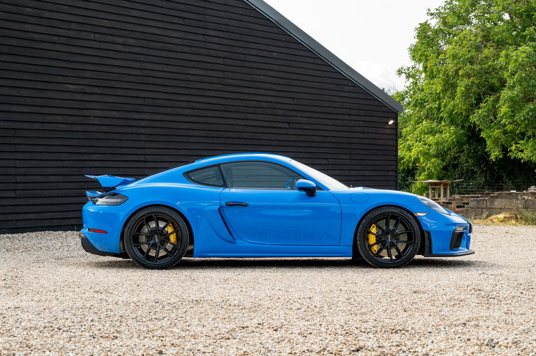 Porsche 718 Cayman GT4