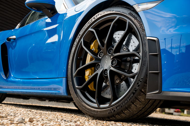 Porsche 718 Cayman GT4