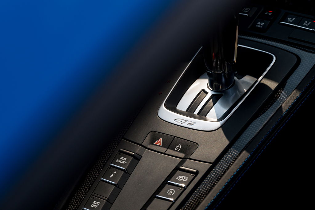 Porsche 718 Cayman GT4