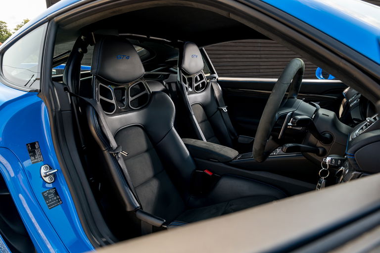 Porsche 718 Cayman GT4