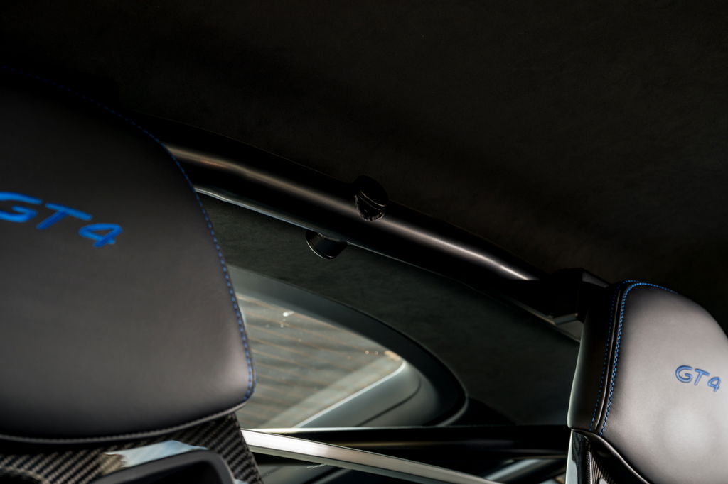 Porsche 718 Cayman GT4