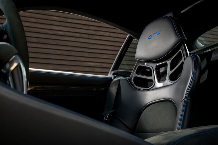 Porsche 718 Cayman GT4