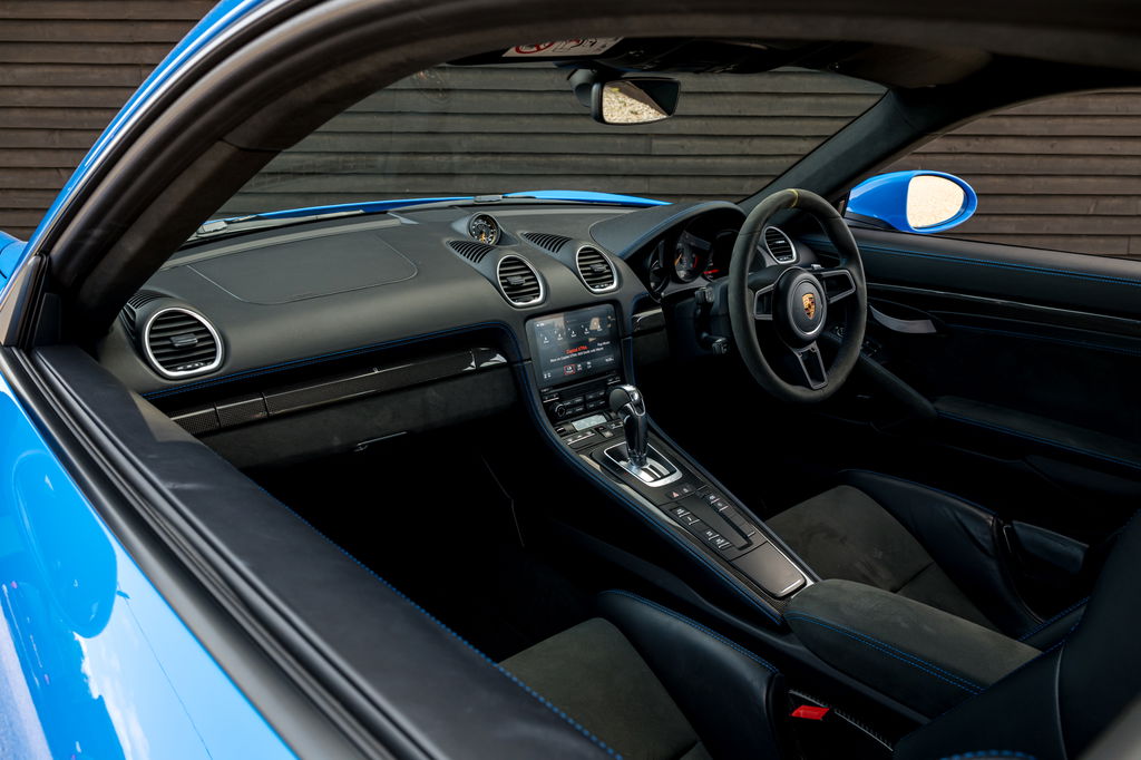 Porsche 718 Cayman GT4