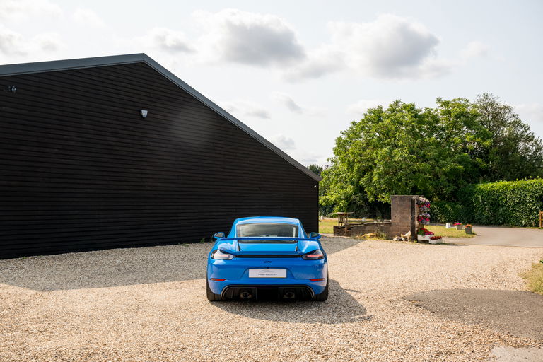 Porsche 718 Cayman GT4