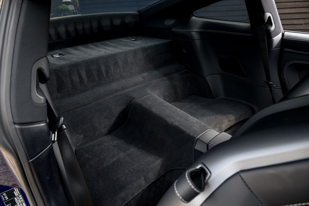 Porsche 992 GT3 Touring