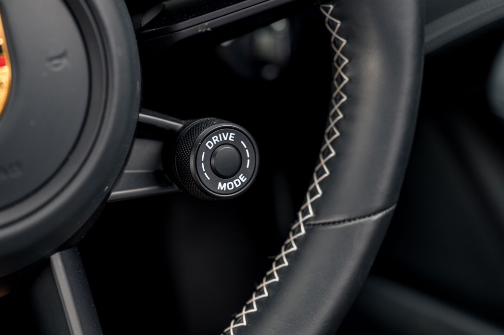 Porsche 992 GT3 Touring