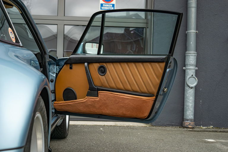 Porsche 911 Turbo 3.3 (US)