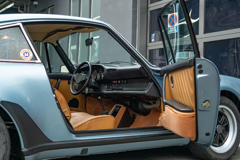 Porsche 911 Turbo 3.3 (US)