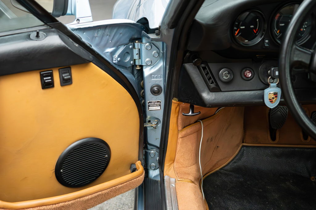 Porsche 911 Turbo 3.3 (US)