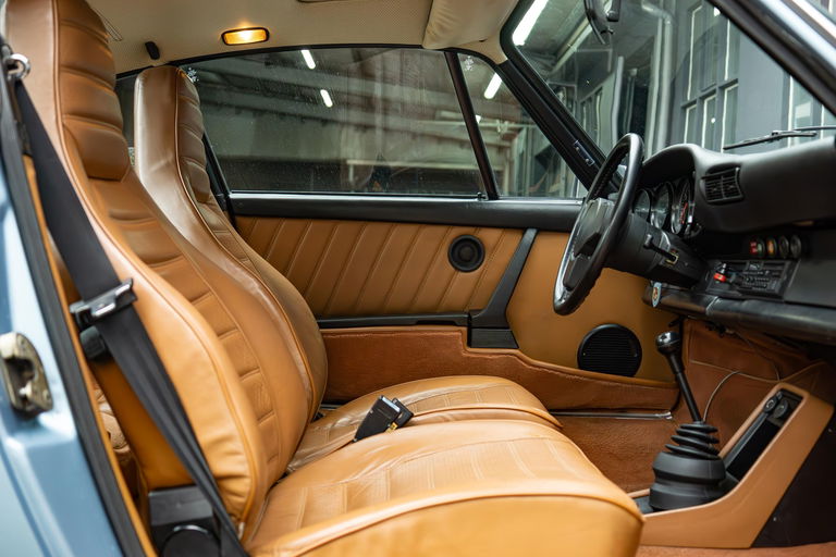 Porsche 911 Turbo 3.3 (US)