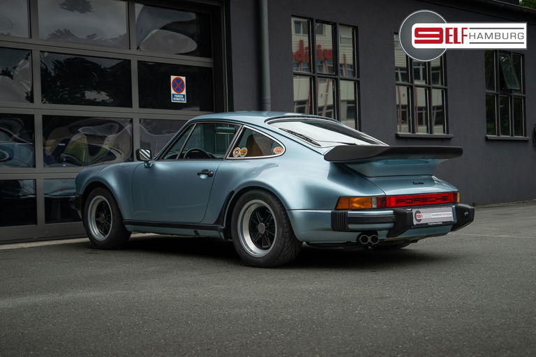 Porsche 911 Turbo 3.3 (US)