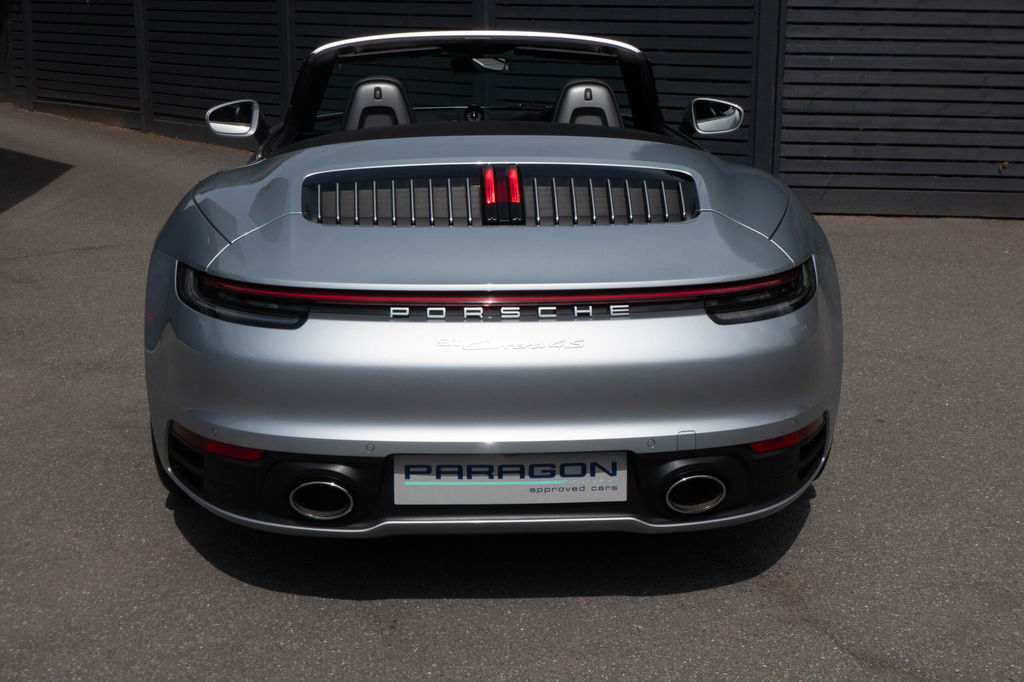 Porsche 992 Carrera 4S