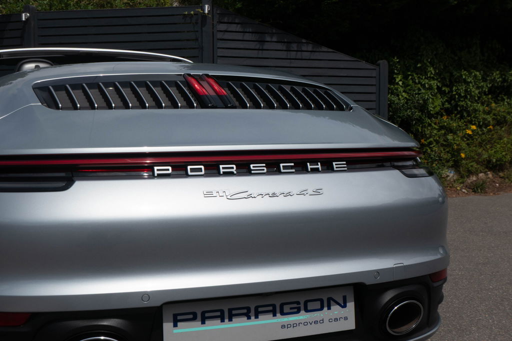 Porsche 992 Carrera 4S