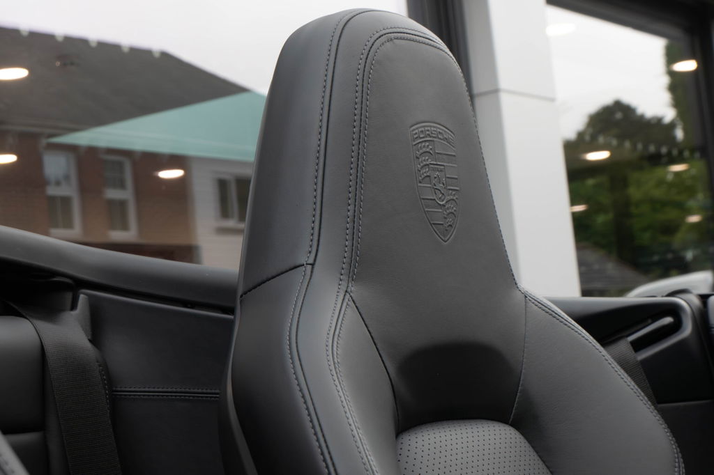 Porsche 992 Carrera 4S