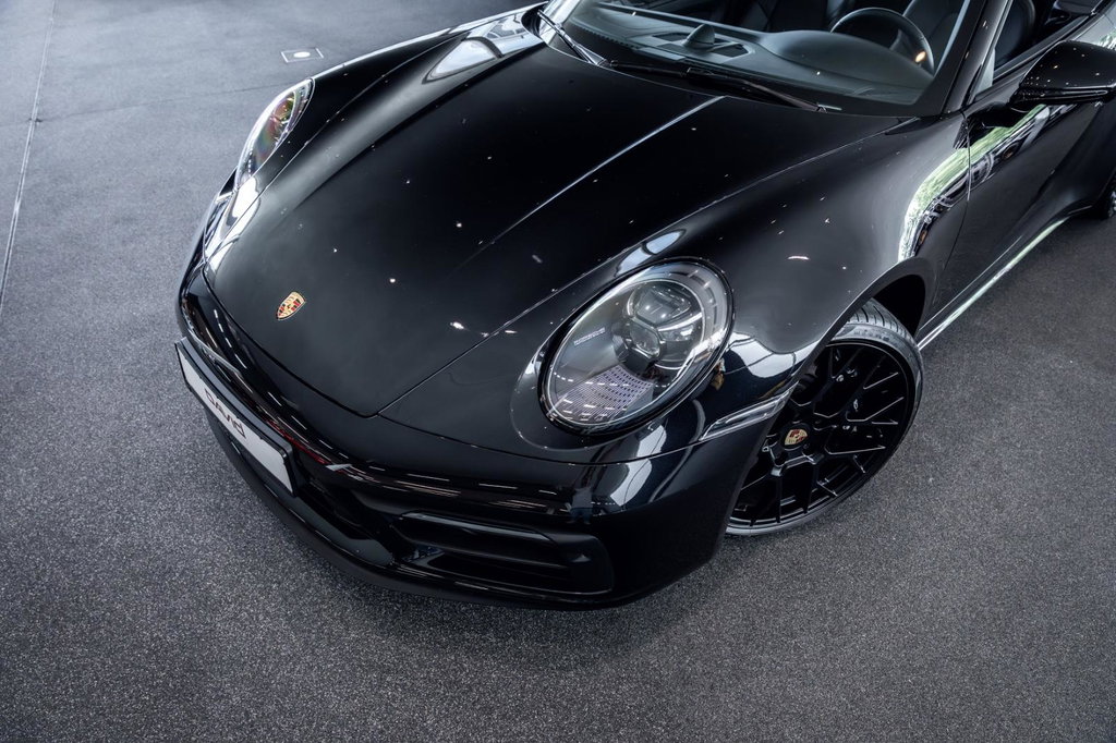 Porsche 992 Carrera 4 GTS