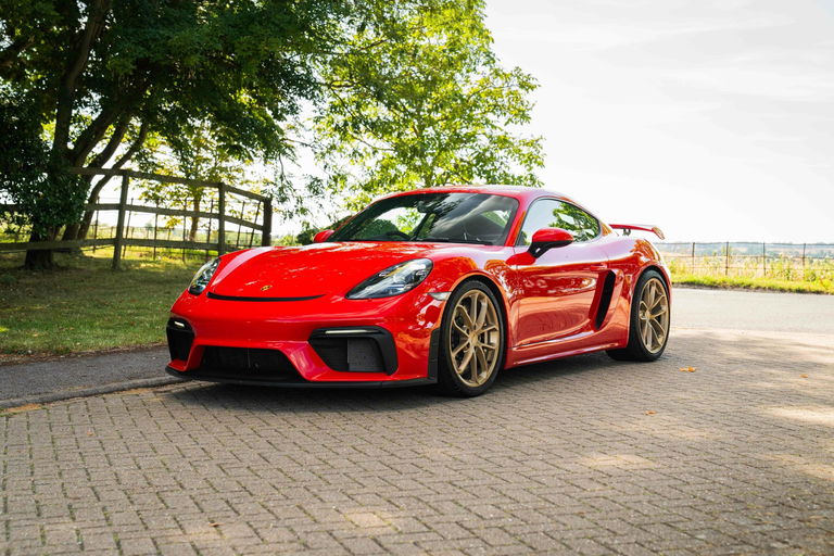 Porsche 718 Cayman GT4