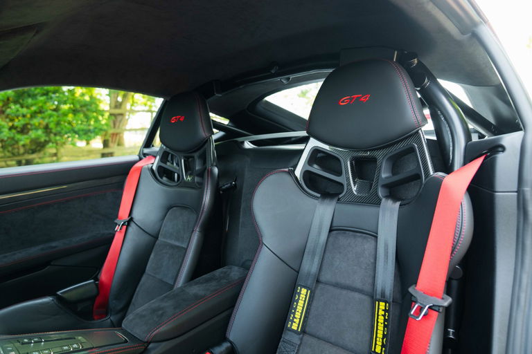 Porsche 718 Cayman GT4
