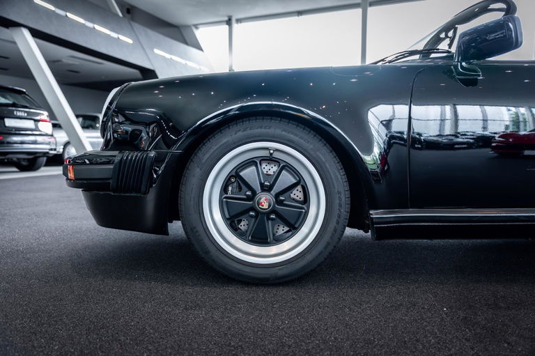 Porsche 911 Carrera 3.2 Speedster (US)