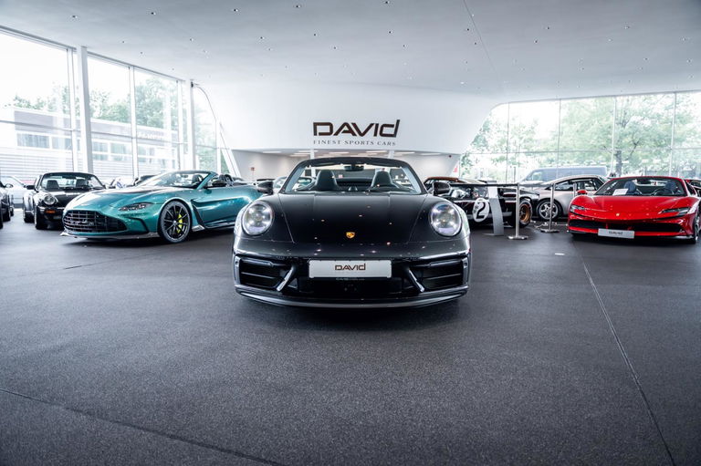 Porsche 992 Carrera 4 GTS