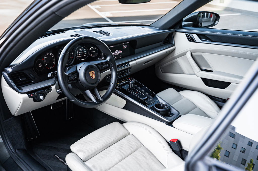 Porsche 992 Carrera 4S