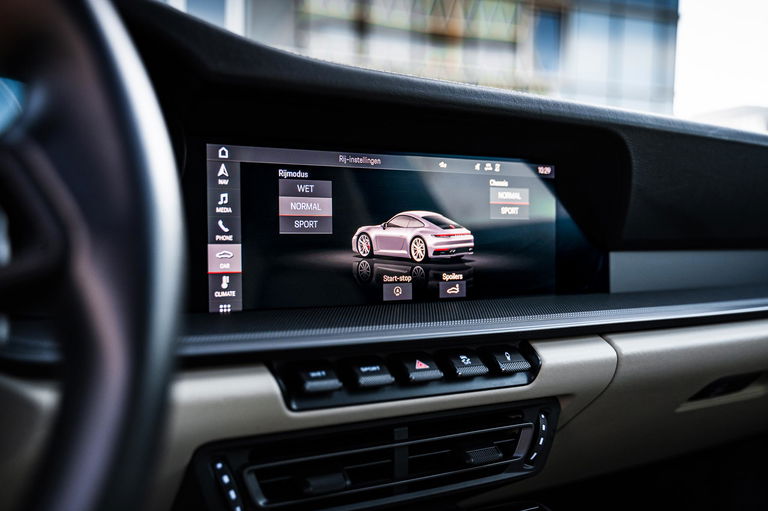 Porsche 992 Carrera 4S