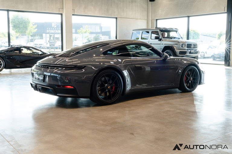 Porsche 992.2 Carrera 4 GTS