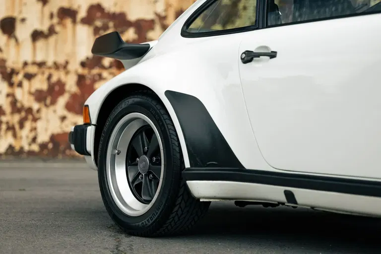 Porsche 911 Turbo 3.3