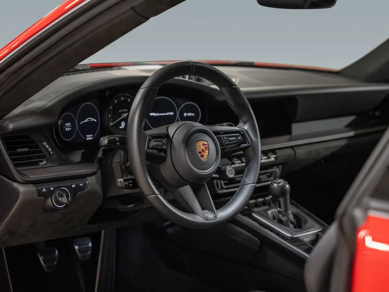 Porsche 992 Carrera GTS