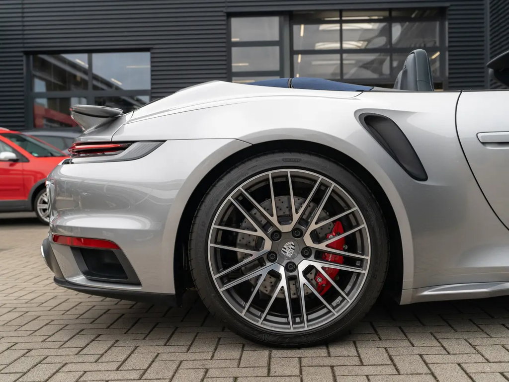 Porsche 992 Turbo
