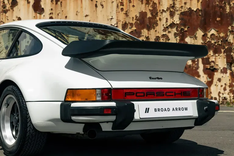 Porsche 911 Turbo 3.3