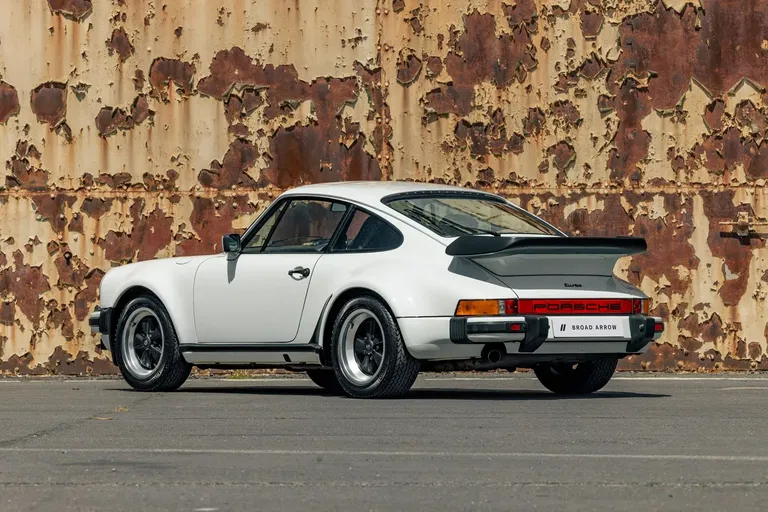 Porsche 911 Turbo 3.3