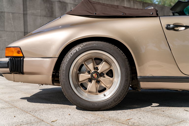 Porsche 911 Carrera 3.2