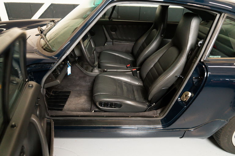 Porsche 964 Carrera 4