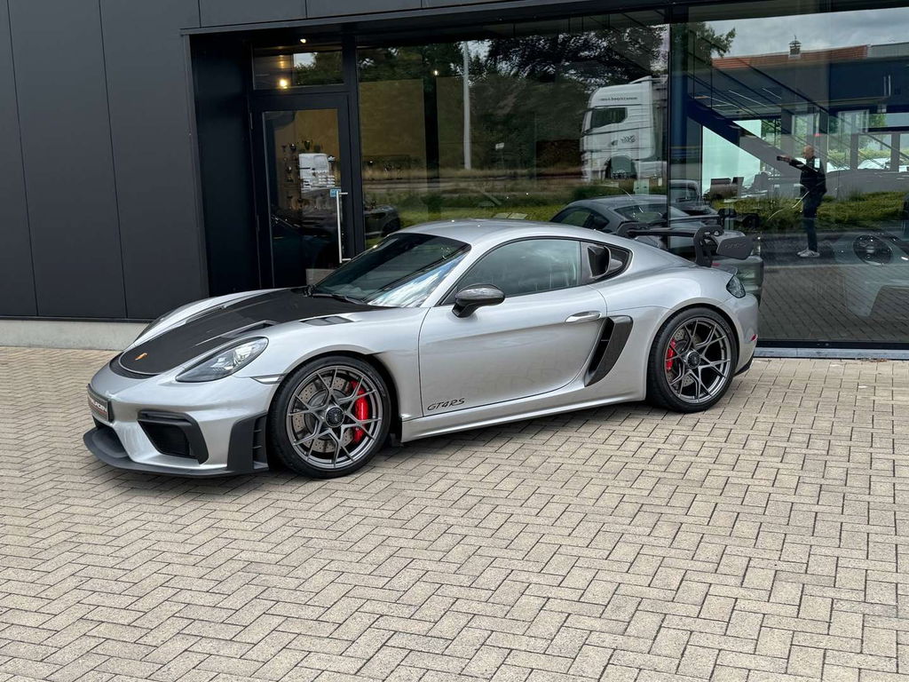 Porsche 718 Cayman GT4 RS