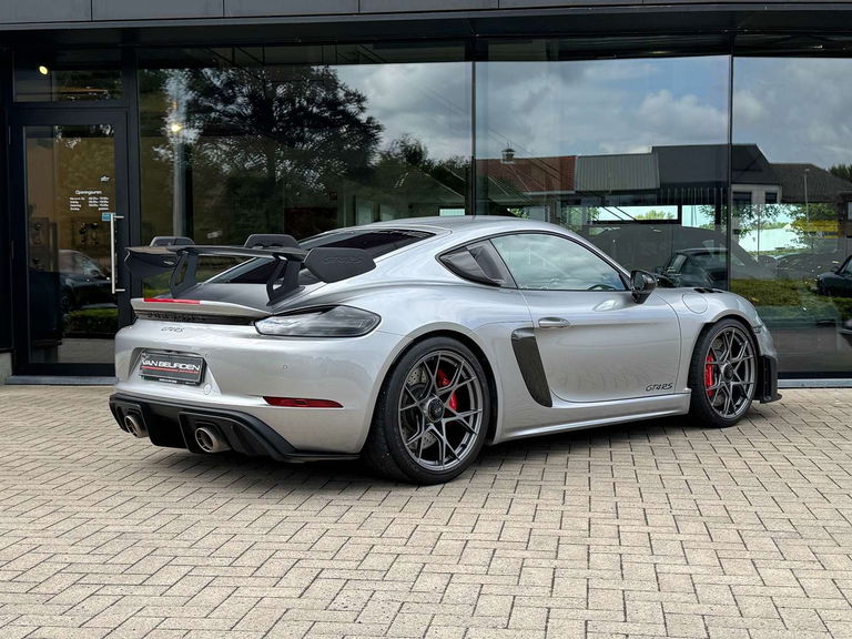 Porsche 718 Cayman GT4 RS