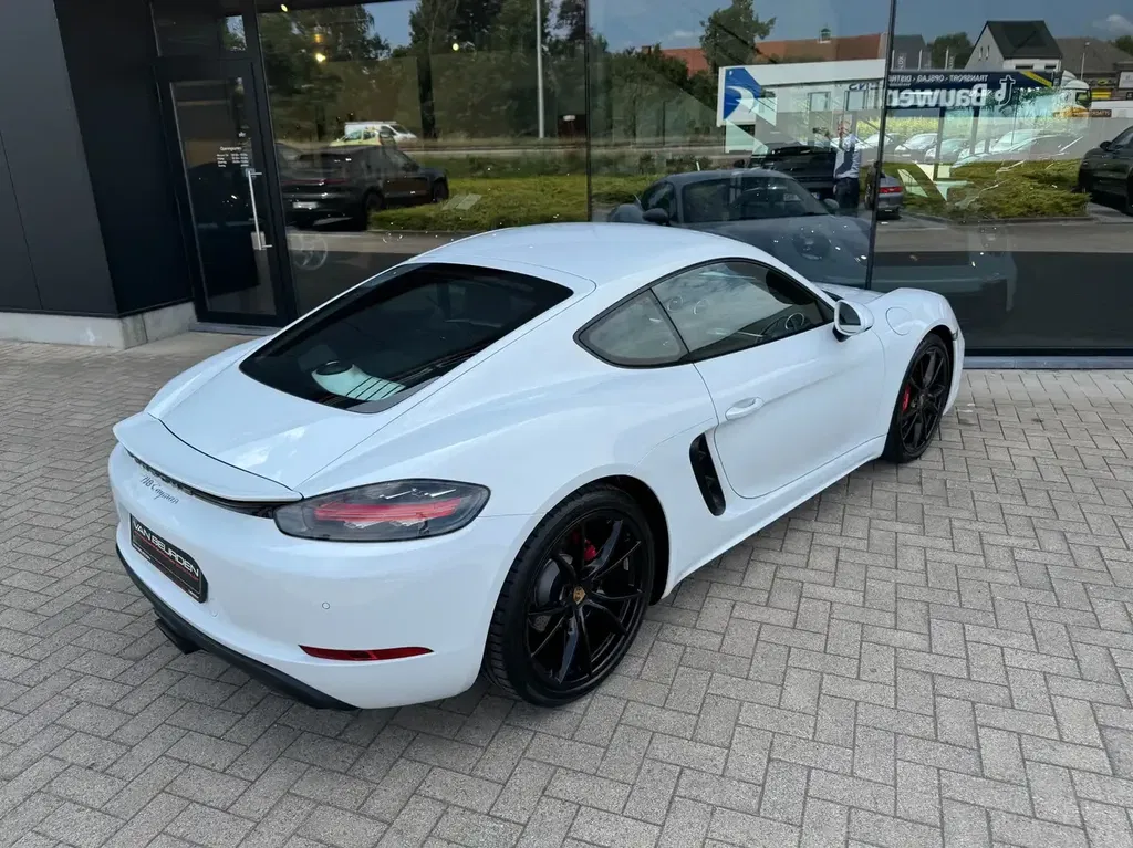 Porsche 718 Cayman