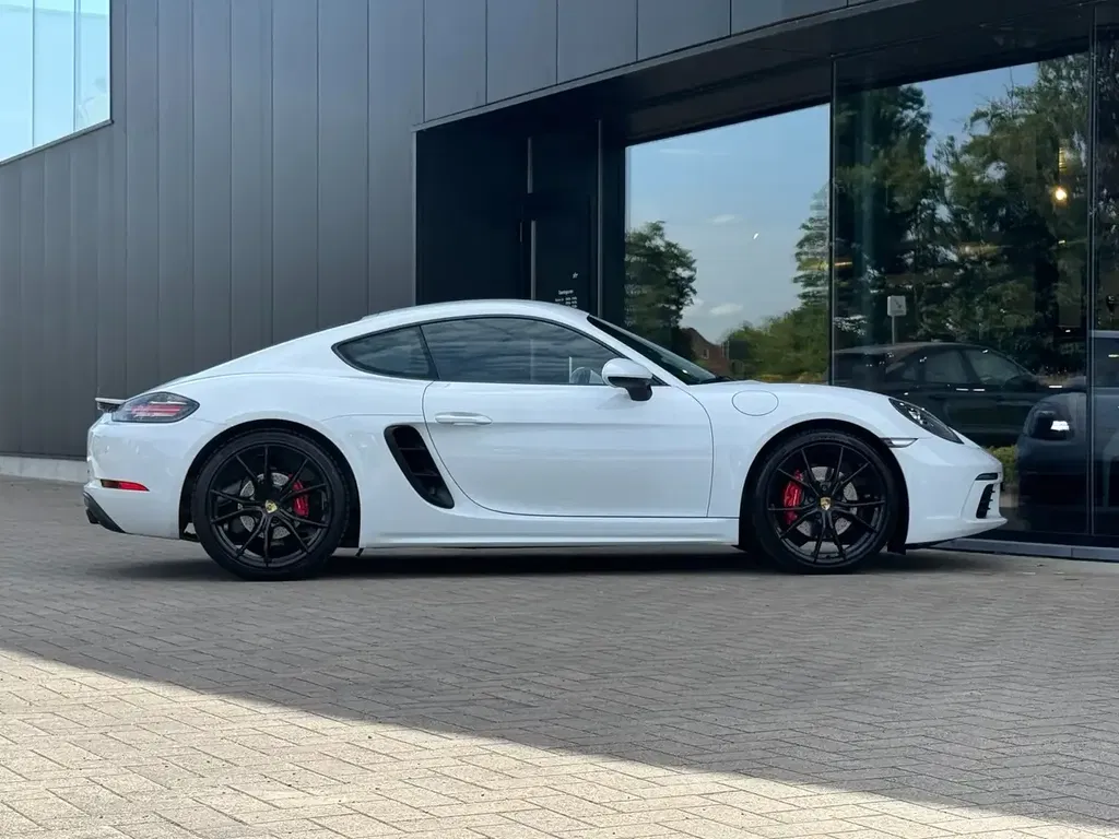 Porsche 718 Cayman