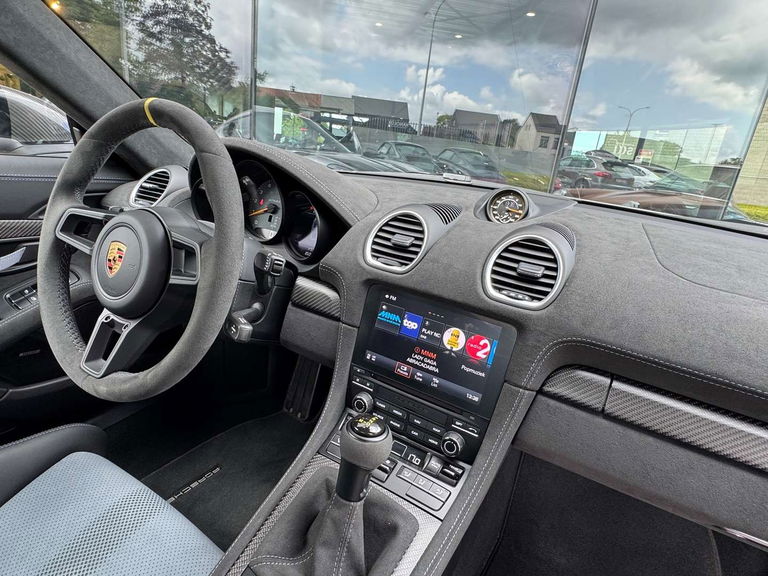 Porsche 718 Cayman GT4 RS