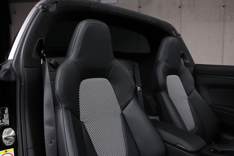 Porsche 992 Edition 50 Jahre Porsche Design