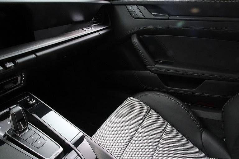 Porsche 992 Edition 50 Jahre Porsche Design