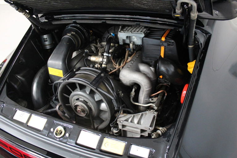 Porsche 911 Carrera 3.2 (US)