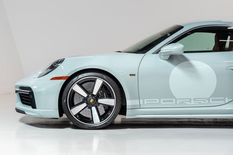 Porsche 992 Sport Classic